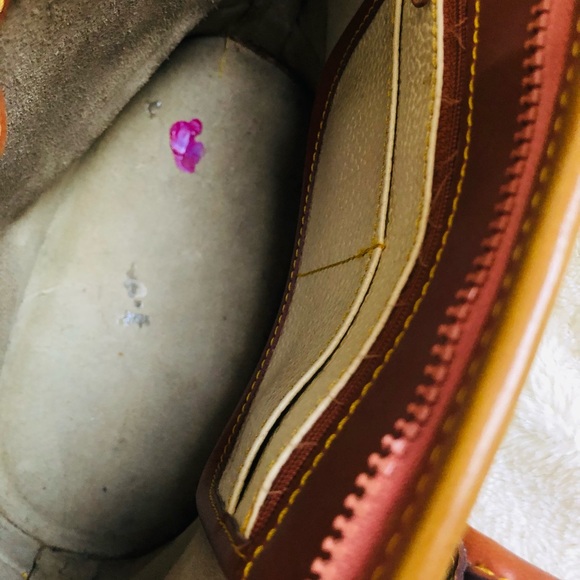 Vintage Dooney and Bourke Domed Satchel, Off White & Tan handbag - Picture 4 of 10